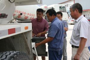 西安康明斯攜中集瑞江攪拌車開展客戶感知巡展活動