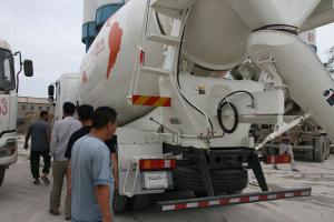 西安康明斯攜中集瑞江攪拌車開展客戶感知巡展活動