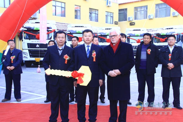 中國重汽11輛SITRAK交付暨黑龍江產品推介會