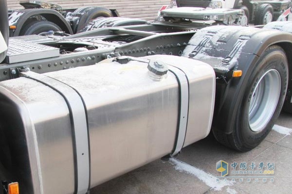 中國(guó)重汽 HOWO T7H 標(biāo)載440馬力牽引車