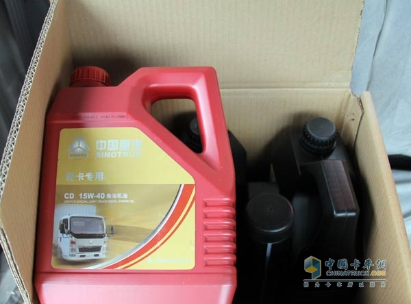 購買新車時標配的機油便于到服務站做保養(yǎng)