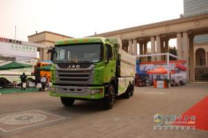 江淮格爾發(fā)新型環(huán)保渣土車亮相國(guó)際展會(huì) 護(hù)航渣土清運(yùn)