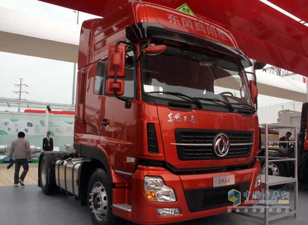 東風(fēng)天龍危化品運(yùn)輸車