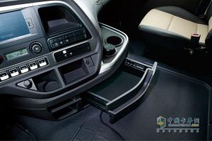 四川現(xiàn)代 Xcient 創(chuàng)虎P440 8×4自卸車