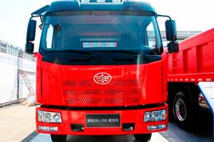 解放 J6L中卡 180馬力 4X2 LNG載貨車(chē) 解放 J6L中卡 180馬力 4X2 LNG載貨車(chē)