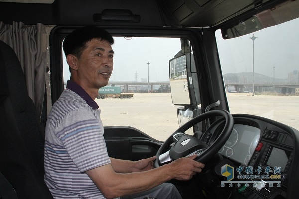 用戶現(xiàn)場(chǎng)試駕中國重汽SITRAK