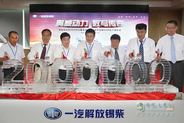 奧威發(fā)動(dòng)機(jī)200萬公里無大修