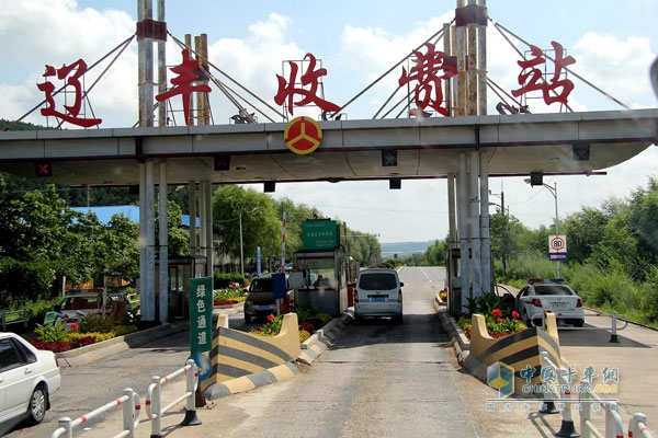 百公里27.6升 奔馳卡車干線油耗實(shí)測初戰(zhàn)告捷