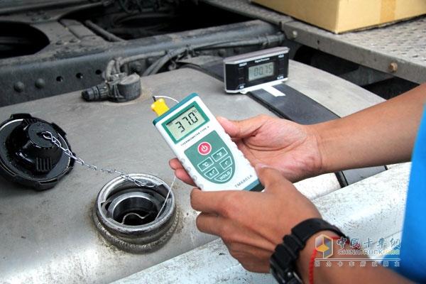 百公里27.6升 奔馳卡車干線油耗實(shí)測初戰(zhàn)告捷