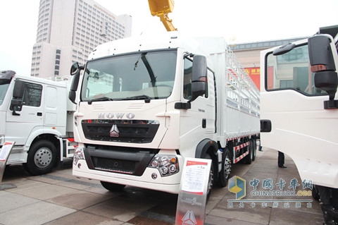 中國重汽 HOWO T5G重卡 8X4載貨車