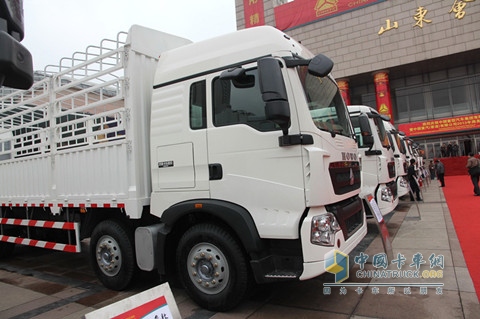 中國重汽 HOWO T5G重卡 8X4載貨車
