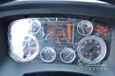 中國重汽 HOWOT5G平臺中卡 4*2廂式載貨車