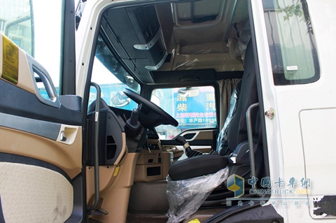 中國(guó)重汽 HOWO-T5G重卡 6*2載貨車(chē)