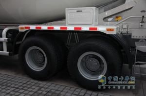 中國重汽 HOWO-T7H 8×4攪拌車