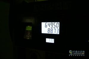 測試過半 奔馳卡車油耗測試車到達成都