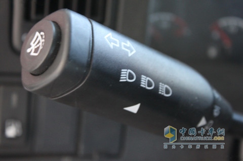 中國(guó)重汽 HOWO 6×4牽引車