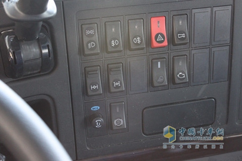 中國(guó)重汽 HOWO 6×4牽引車