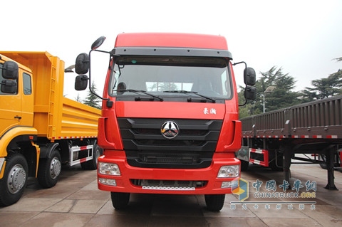 中國重汽 豪瀚 8X4復(fù)合版載貨車