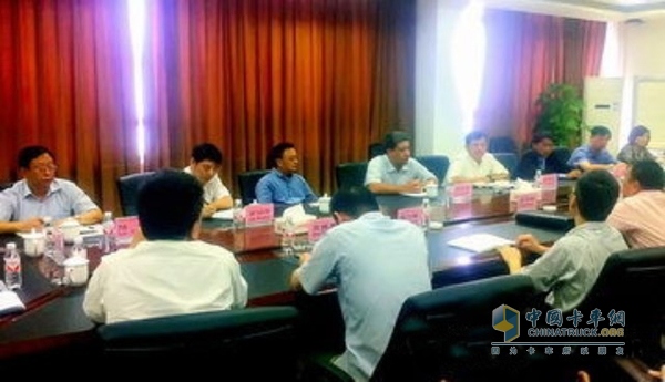 上汽依維柯紅巖召開總監(jiān)級以上干部大會