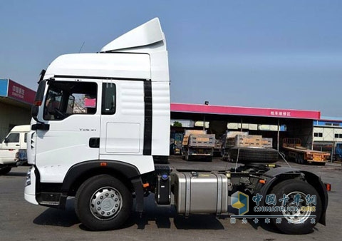 中國重汽 HOWO-T5G 4*2牽引車 310馬力