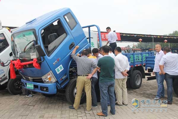 用戶(hù)看車(chē)