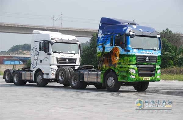 廣州路演現(xiàn)場(chǎng)的卡車特級(jí)表演，兩車零距離繞場(chǎng)