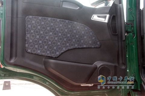 中國重汽 SITRAK-C5H郵政車4×2（5噸）