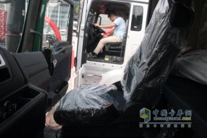 中國重汽 SITRAK-C5H郵政車4×2(5噸)