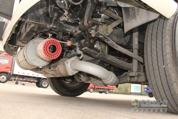 福田奧鈴CTX 141馬力4×2危險品運(yùn)輸車（BJ5049XRQ-FA）