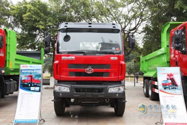 東風(fēng)柳汽 乘龍M31A 玉柴130馬力 國四 4×2載貨車