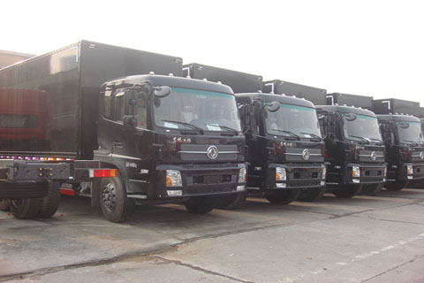 東風(fēng)天錦載貨車