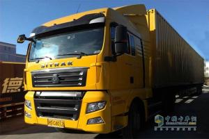 中國(guó)重汽 SITRAK 440馬力 6X2 國(guó)四牽引車(chē)