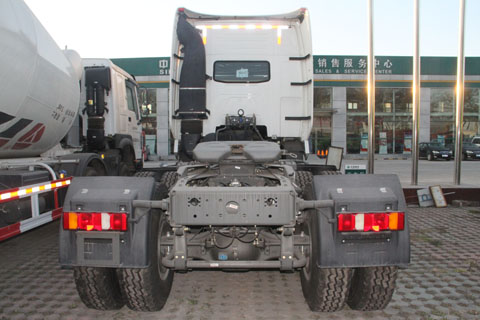 中國(guó)重汽 HOWO-T7H重卡 400馬力 6X4 國(guó)四牽引車