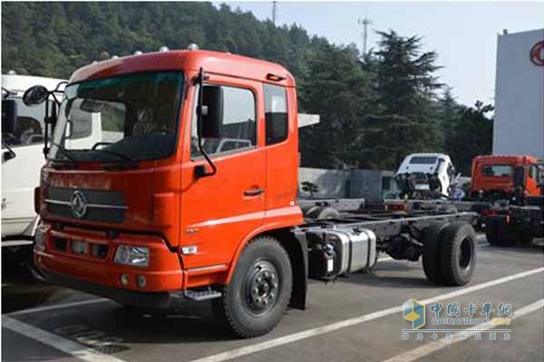 東風(fēng)商用車 天錦 東風(fēng)160馬力 4X2 國四牽引車