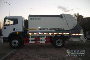 一汽解放青島 悍V 190馬力 4×2 國(guó)四壓縮式垃圾車