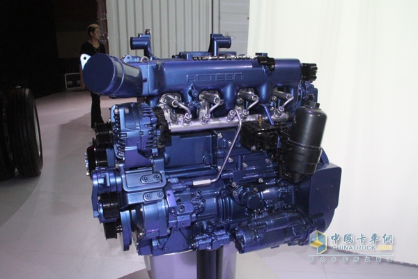 江淮納威司達(dá)MF4.8L發(fā)動機(jī)