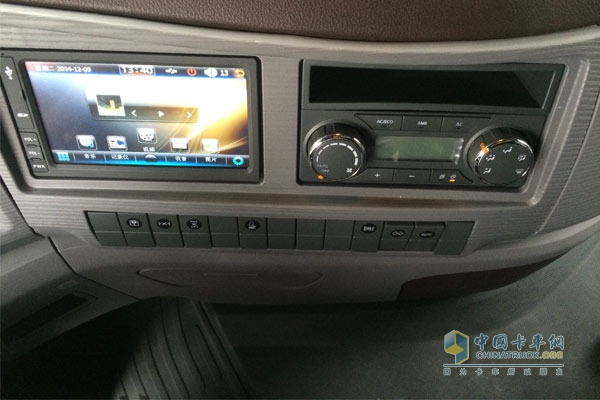 東風(fēng)商用車 天龍旗艦 480馬力 6x4 國(guó)四高配牽引車