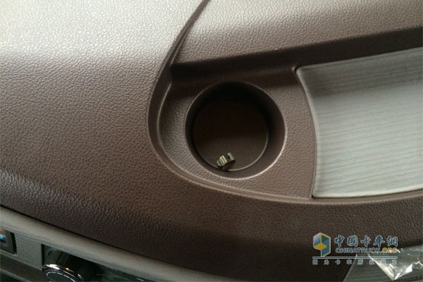 東風(fēng)商用車(chē) 天龍旗艦 450馬力 6X4 國(guó)四牽引車(chē)（手動(dòng)擋）