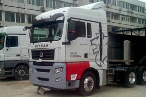 曝光！中國(guó)重汽汕德卡C7H低保險(xiǎn)杠產(chǎn)品即將亮相