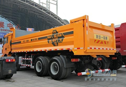 陜汽重卡 德龍新M3000 336馬力 8X4 國四 復合版 自卸車