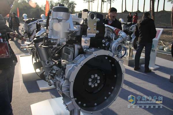中國重汽 MC05.21-40 201馬力 國四發(fā)動機