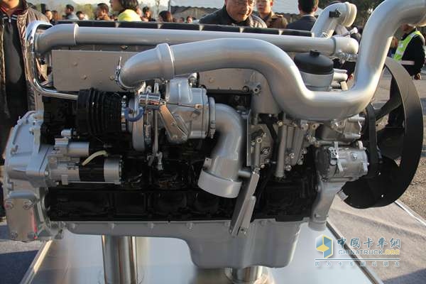 中國重汽 MT07 22-50 國五 220馬力 發(fā)動機