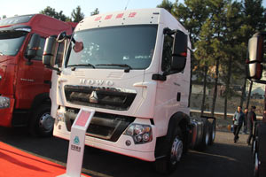 中國重汽 豪沃T5G 346馬力 6X4 國四牽引車 中國重汽 豪沃T5G 346馬力 6X4 國四牽引車