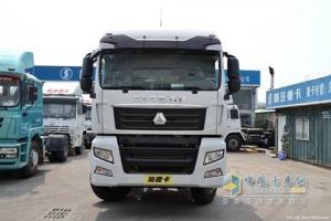 中國(guó)重汽 SITRAK C7H重卡 440馬力 6X4 國(guó)四 牽引車(chē)