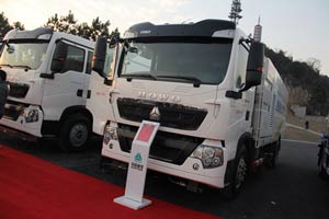 中國重汽 T5G 206馬力 4X2 掃路車 中國重汽 T5G 206馬力 4X2 掃路車