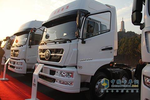 中國重汽 斯達(dá)-斯太爾重卡 大M5G 340馬力 6X2 國四 牽引車