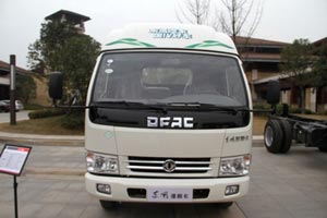 東風(fēng)多利卡 朝柴102馬力 4X2 國五 載貨車