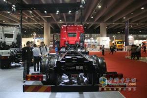 四川現(xiàn)代 Xcient創(chuàng)虎 410馬力 8X4 國四 載貨車