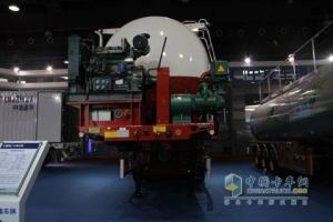 中集粉粒物料運(yùn)輸半掛車