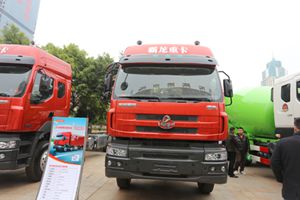 東風(fēng)柳汽 霸龍M53S 玉柴350馬力 國(guó)四 8×4載貨車(chē) 東風(fēng)柳汽 霸龍M53S 玉柴350馬力 國(guó)四 8×4載貨車(chē)